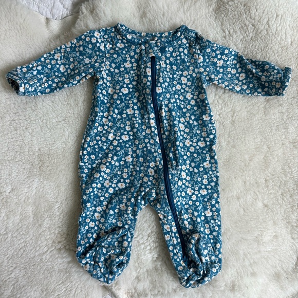 3M Carter’s footie zip pajamas, blue with white flowers - Picture 1 of 11